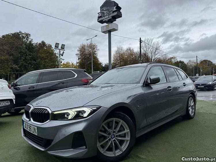 Cinza Usado 2023 BMW 330e Carrinha | € 38.750 (Super Preço) - Imagem 1/1