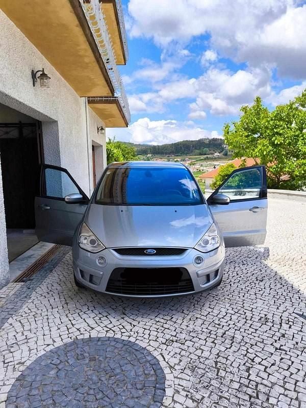 Usado Ford S-MAX S 125 HP (91 kW) 2008 Cinzento Monovolume