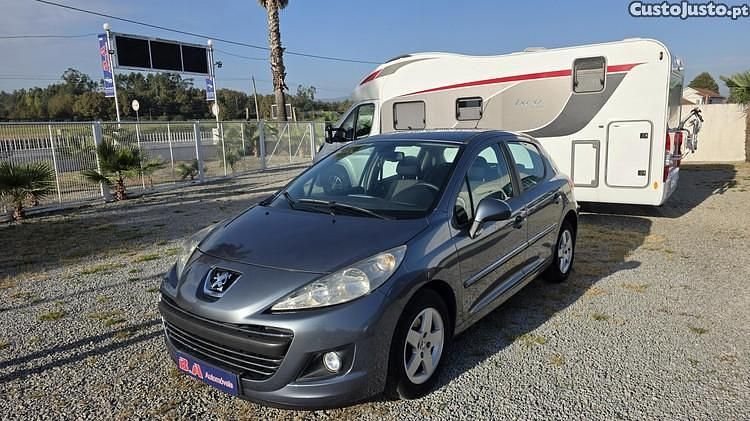Cinza Usado 2010 Peugeot 207 Citadino | € 5.900 (Super Preço) - Imagem 1/1