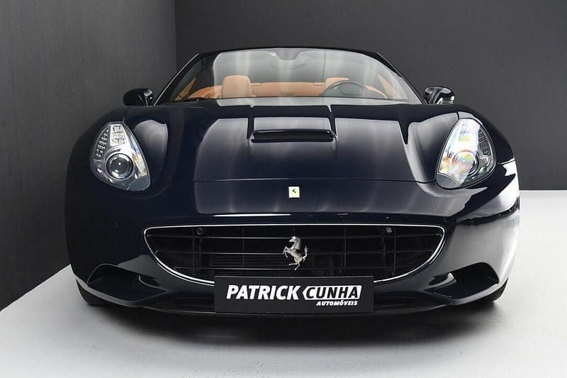 Usado Ferrari California 460 HP (338 kW) 2011 Azul Cabrios