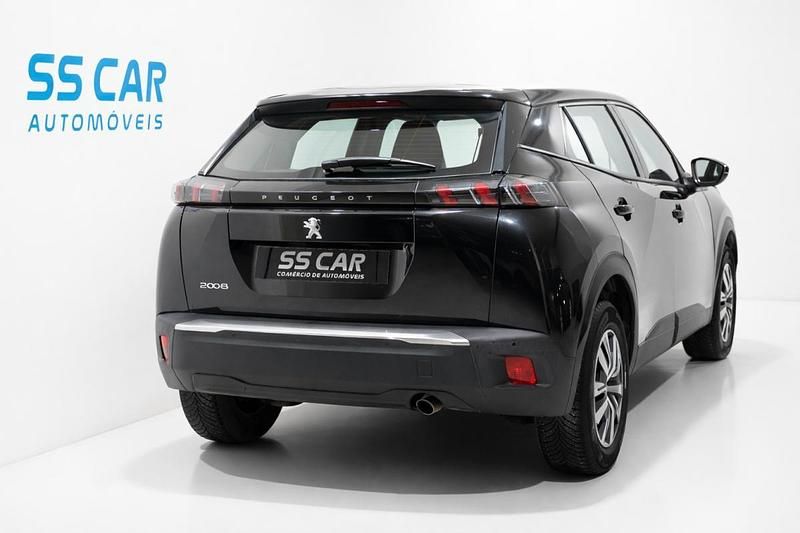 Usado Peugeot 2008 Active 102 HP (75 kW) 2021 Preto SUV