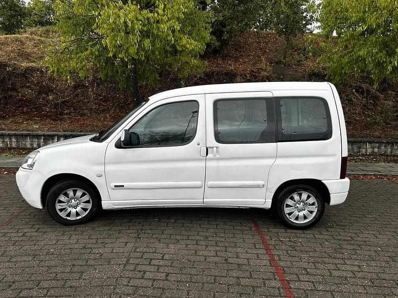 Branco Usado 2004 Citroën Berlingo Carrinha | € 3.000 - Imagem 1/4