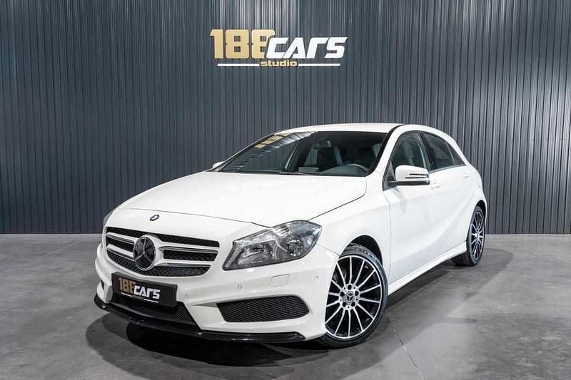 Branco Usado 2013 Mercedes A180 Citadino | € 14.900 (Preço justo) - Imagem 1/4