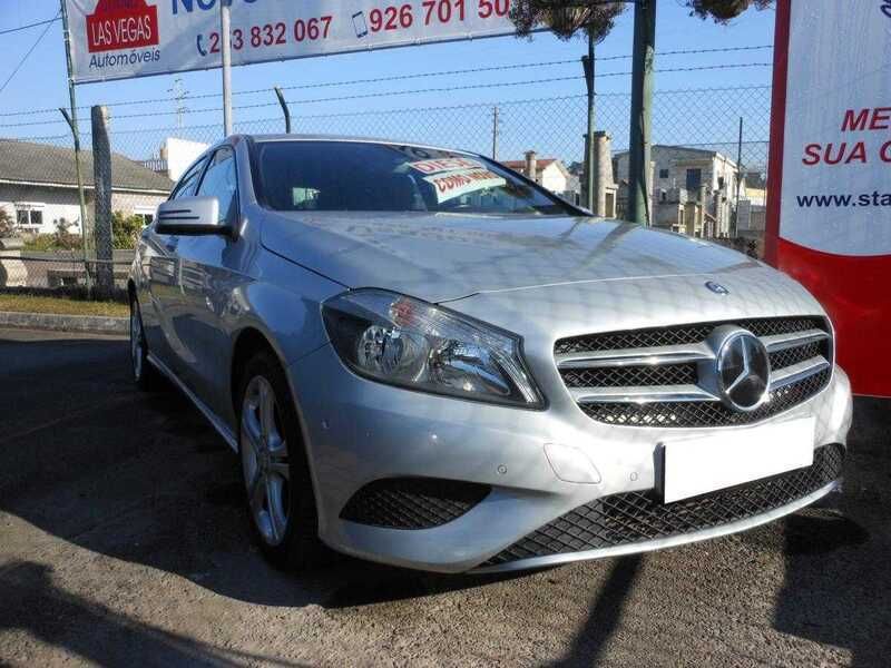 Cinza Usado 2015 Mercedes A180 Style | € 16.900 (Preço justo) - Imagem 1/3