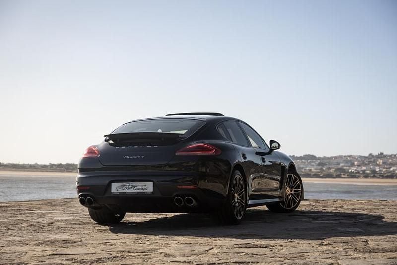 Usado Porsche Panamera 310 HP (228 kW) 2017 Preto