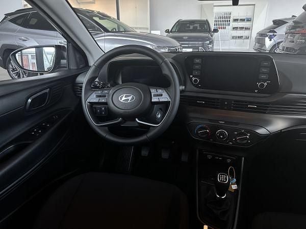 Usado Hyundai i20 Comfort 84 HP (61 kW) 2024 Cinzento