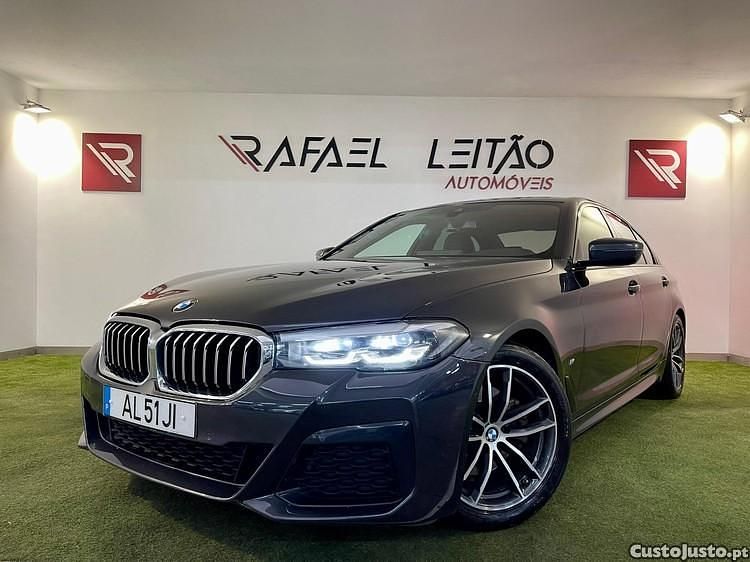Cinza Usado 2021 BMW 520 Sedan | € 35.750 (Preço justo) - Imagem 1/1