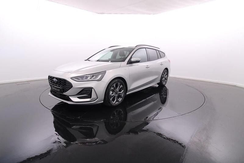 Cinzento Usado 2023 Ford Focus Carrinha | € 25.950 (Preço justo) - Imagem 1/4