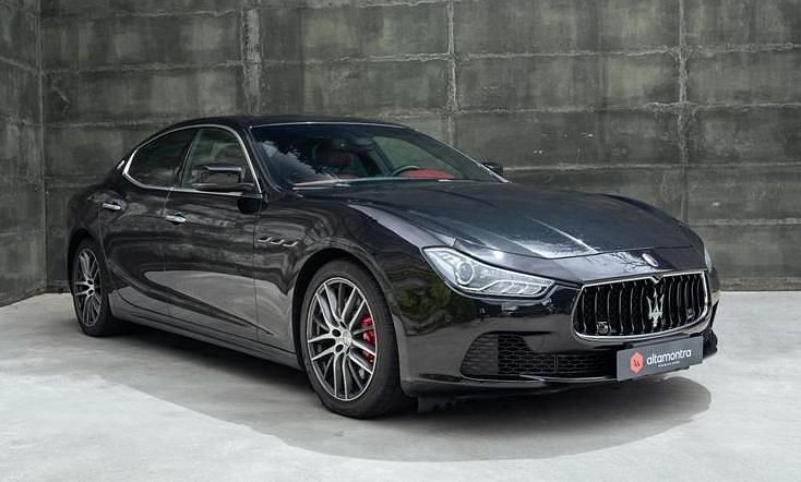 Cinzento Usado 2015 Maserati Ghibli Coupé | € 38.900 - Imagem 1/4