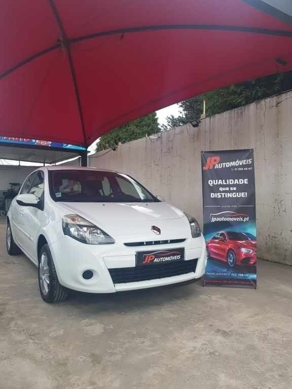 Branco Usado 2010 Renault Clio II | € 5.750 (Caro) - Imagem 1/4