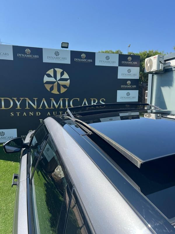 Usado Land Rover Range Rover SE Dynamic 404 HP (297 kW) 2022 Cinza SUV