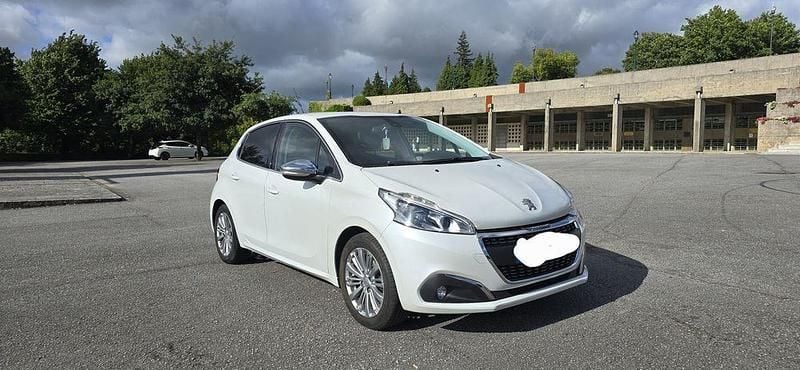 Usado 2017 Peugeot 208 GT-line Citadino | € 7.900 (Super Preço) - Imagem 1/4