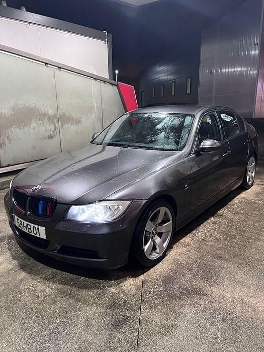 Usado 2007 BMW 320 Sedan | € 6.500 (Bom preço) - Imagem 1/4