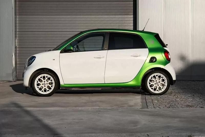 Usado Smart ForFour Electric Drive 60 kW (82 HP) 2019 Branco