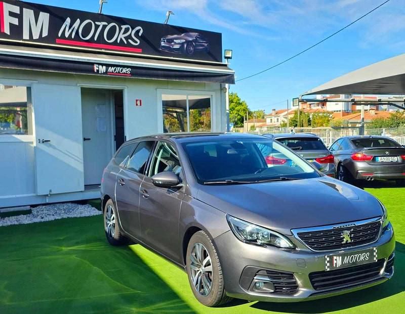 Cinzento Usado 2019 Peugeot 308 Carrinha | € 16.990 (Caro) - Imagem 1/4