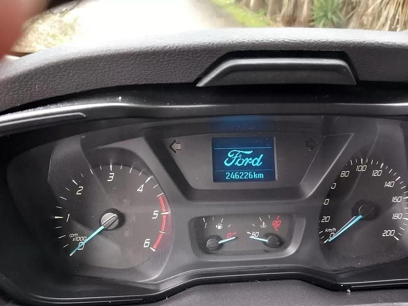 Usado Ford Transit 130 HP (95 kW) 2017 Branco Sedan