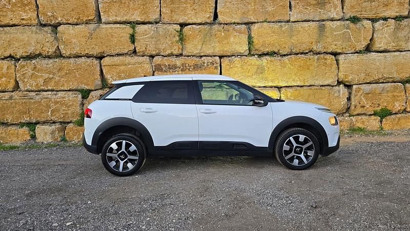 Usado Citroën C4 Shine 102 HP (75 kW) 2019 Branco SUV