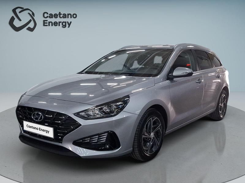 Shimmering silver (metalizado) Usado 2022 Hyundai i30 Style Carrinha | € 21.900 (Preço elevado) - Imagem 1/4