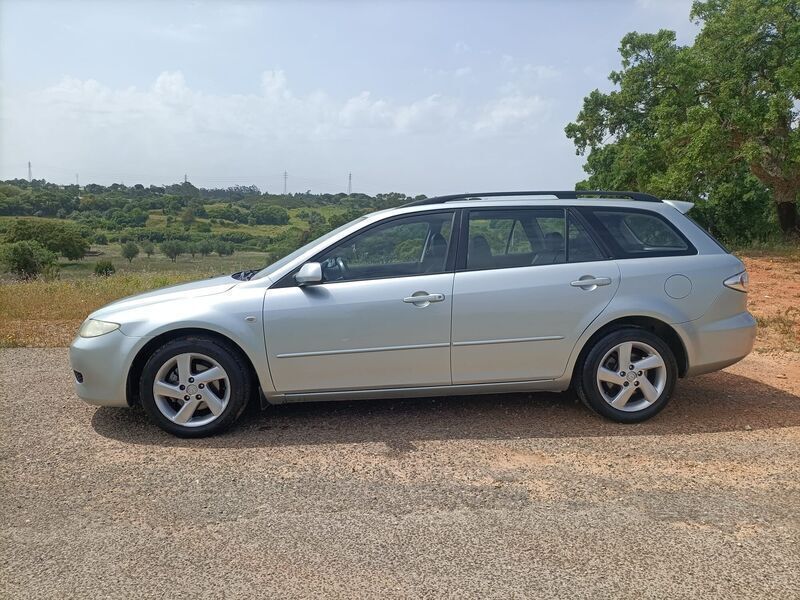 Cinzento Usado 2003 Mazda 6 Exclusive Sedan | € 5.950 - Imagem 1/4