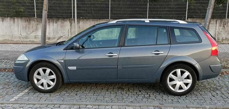 Usado Renault Mégane GrandTour 106 HP (77 kW) 2006 Cinzento Carrinha