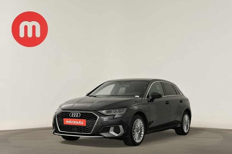 Usado Audi A3 Sportback e-tron Advanced 204 HP (150 kW) 2024 Cinzento Citadino