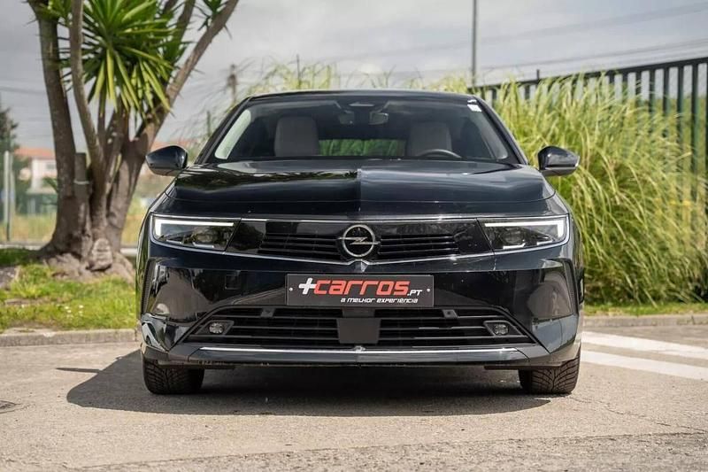 Usado Opel Astra Elegance 130 HP (95 kW) 2022 Preto