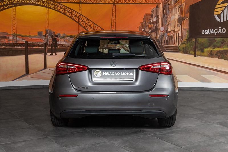 Usado Mercedes A160 Style 109 HP (80 kW) 2020 Cinza
