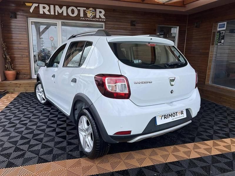 Usado Dacia Sandero 90 HP (66 kW) 2016 Branco