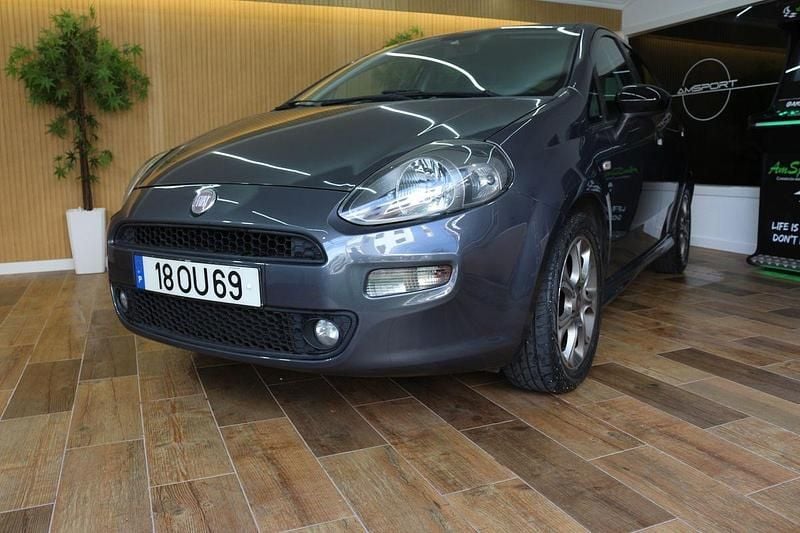 Usado Fiat Punto Lounge 85 HP (62 kW) 2014 Cinza Citadino