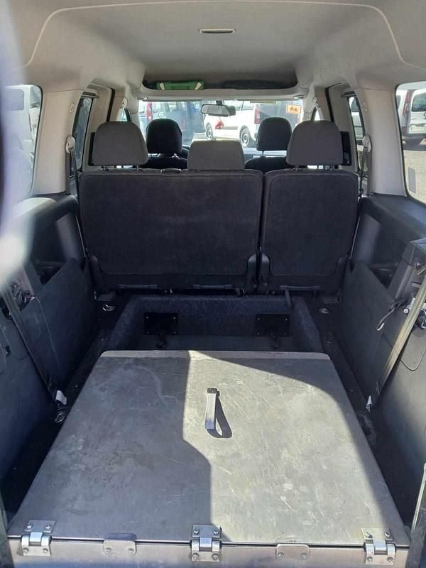 Usado VW Caddy 150 HP (110 kW) 2018 Preto Monovolume