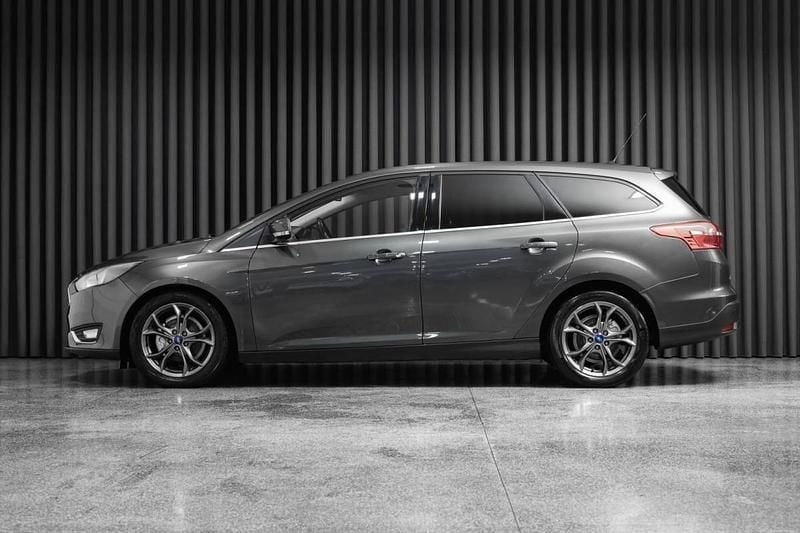 Usado Ford Focus Titanium 120 HP (88 kW) 2015 Cinza Carrinha