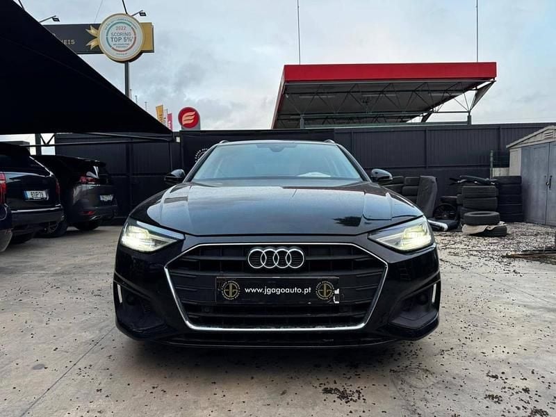 Usado Audi A4 163 HP (119 kW) 2022 Preto Carrinha