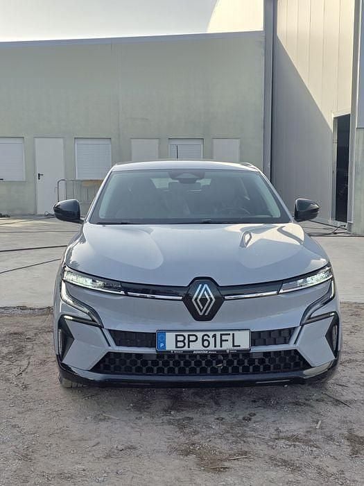 Usado 2023 Renault Megane E-Tech Sedan | € 23.500 - Imagem 1/3