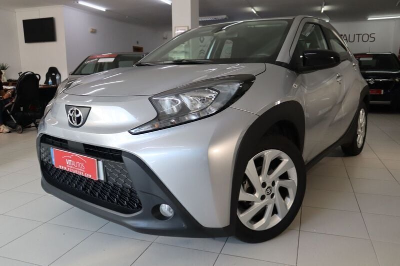 Outra Usado 2023 Toyota Aygo Play Citadino | € 15.990 (Preço justo) - Imagem 1/4
