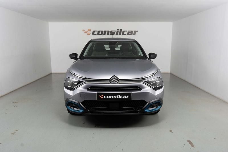 Cinza Usado 2022 Citroën e-C4 Live Citadino | € 19.480 (Bom preço) - Imagem 1/4