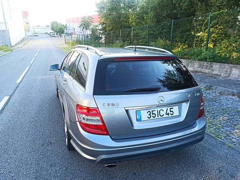 Usado Mercedes C250 AMG 204 HP (150 kW) 2009 Sedan