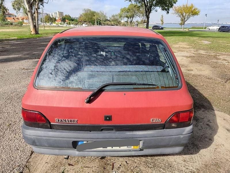 Usado 1995 Renault Clio Sedan | € 1.000 - Imagem 1/4