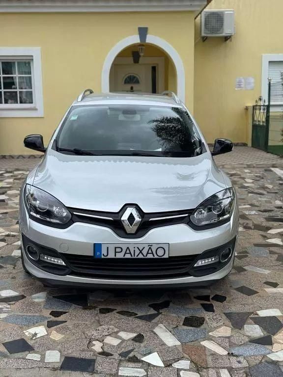 Cinza Usado 2015 Renault Mégane GrandTour Bose Edition Carrinha | € 13.900 - Imagem 1/4