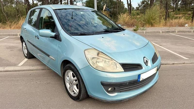 Usado 2007 Renault Clio II Sedan | € 2.750 (Super Preço) - Imagem 1/4