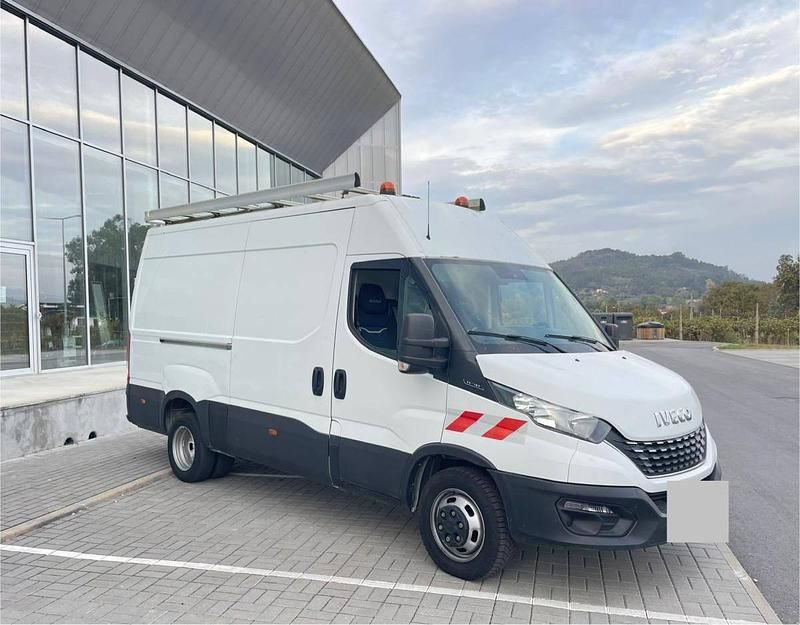 Usado Iveco Daily 160 HP (117 kW) 2020 Branco