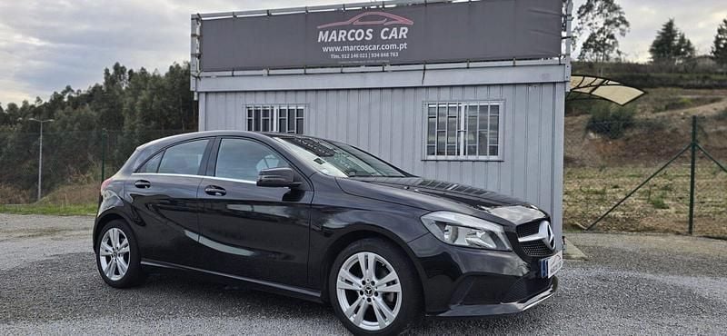 Usado Mercedes A180 Urban 109 HP (80 kW) 2017 Preto Sedan