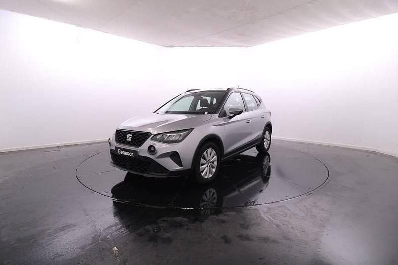 Usado Seat Arona 95 HP (69 kW) 2023 Cinzento SUV