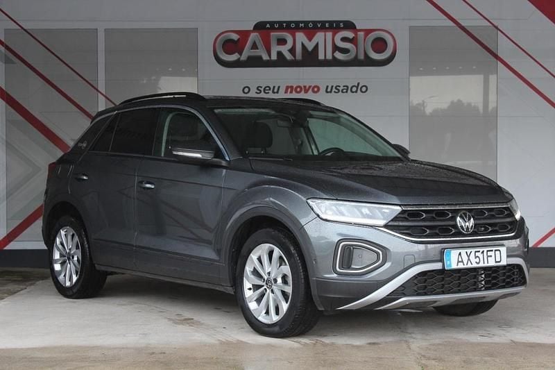 Usado VW T-Roc 110 HP (80 kW) 2023 Cinza SUV