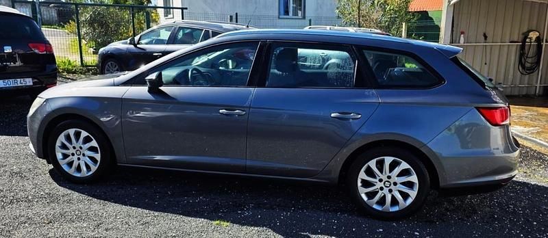 Usado Seat Leon ST 110 HP (80 kW) 2016 Antracite Carrinha