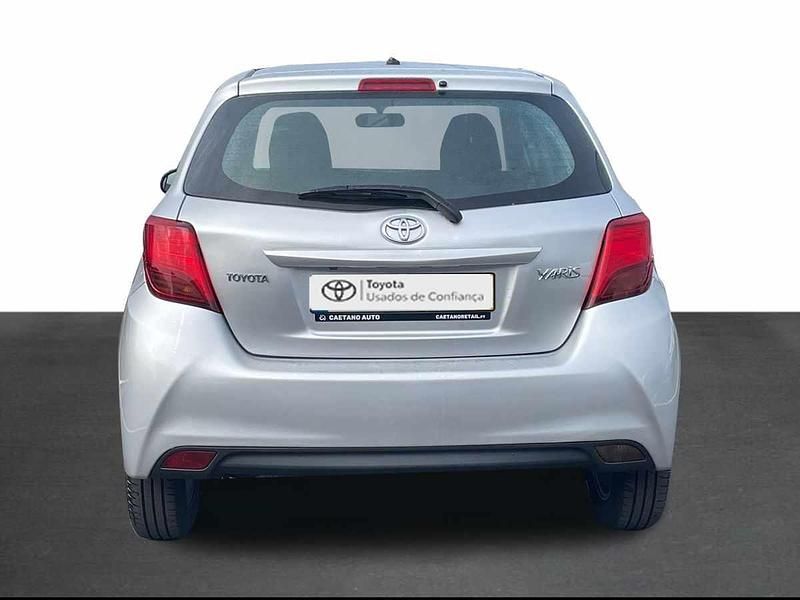 Usado Toyota Yaris Comfort 90 HP (66 kW) 2014 Cinzento Citadino