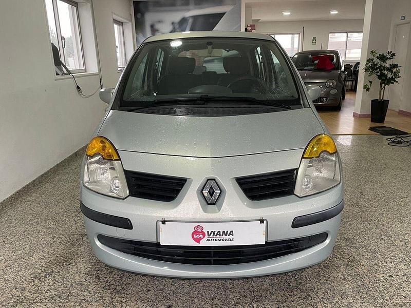 Usado Renault Modus 75 HP (55 kW) 2004 Cinza Monovolume
