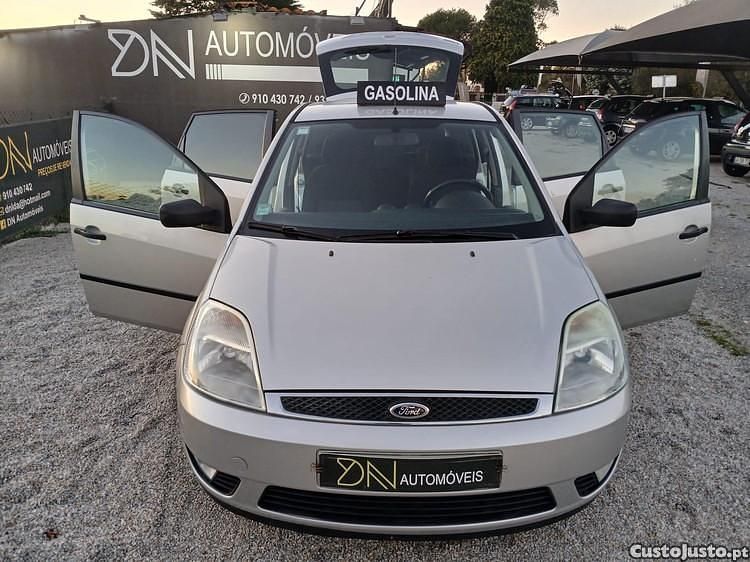 Cinza Usado 2005 Ford Fiesta | € 3.750 (Preço justo) - Imagem 1/1