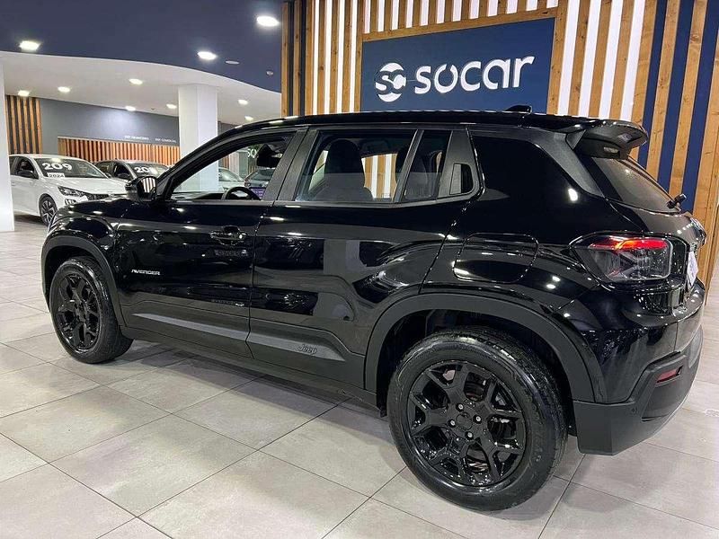 Usado Jeep Avenger Altitude 101 HP (74 kW) 2024 Preto SUV
