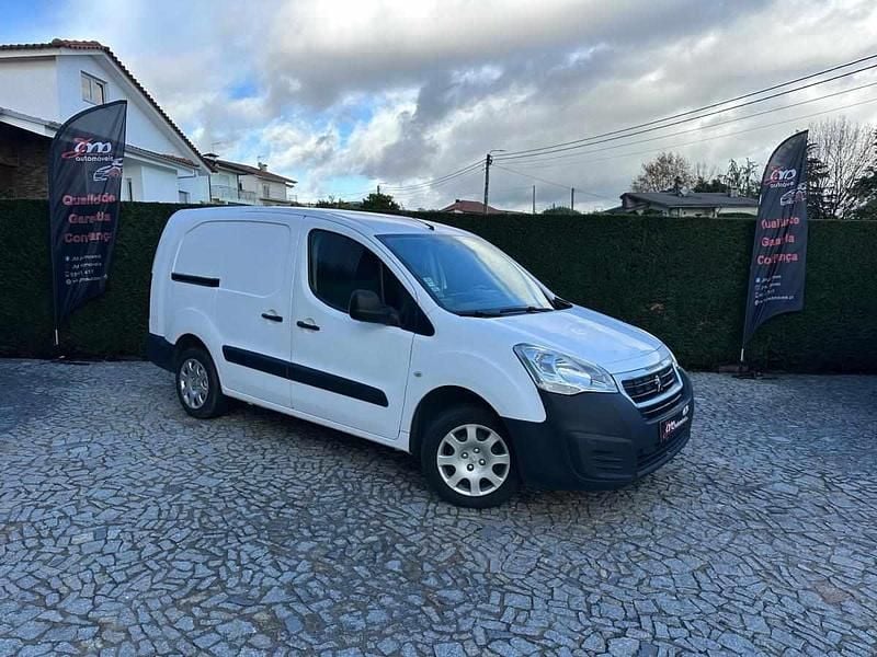 Branco Usado 2016 Peugeot Partner Premium Monovolume | € 12.999 - Imagem 1/4