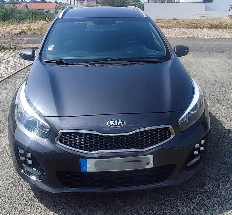 Cinzento Usado 2017 Kia Ceed Sportswagon Carrinha | € 13.000 (Preço justo) - Imagem 1/4